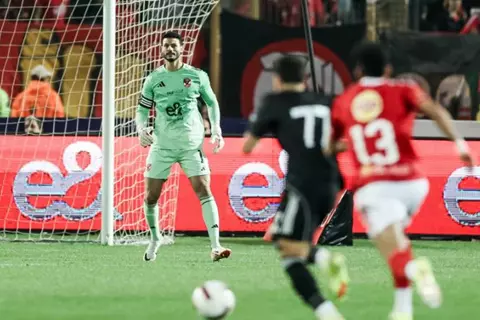 معارك محلية وأفريقية.. ماذا ينتظر الأهلي والزمالك وبيراميدز قبل مرحلة التتويج بالدوري؟